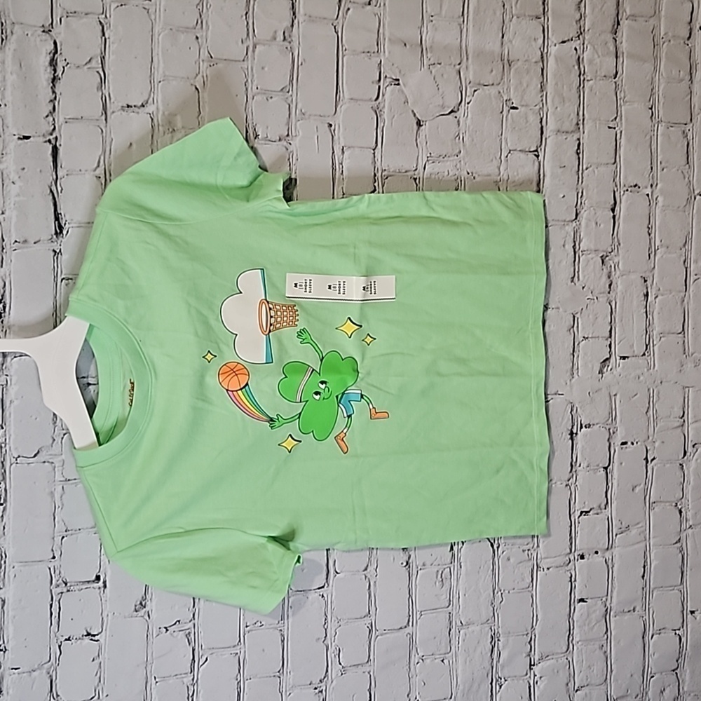 Clover basketball tee